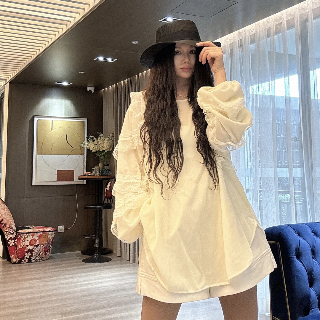 【周周家】花边蕾丝设计真丝绒气质减龄百搭纯色上衣