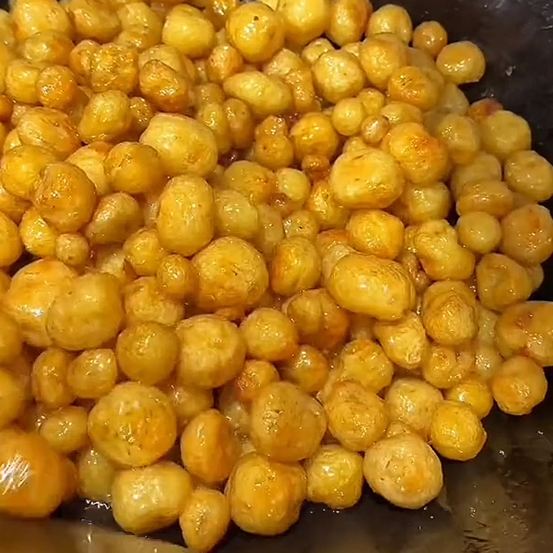 恩施利川黄心小土豆马尔科油炸美味