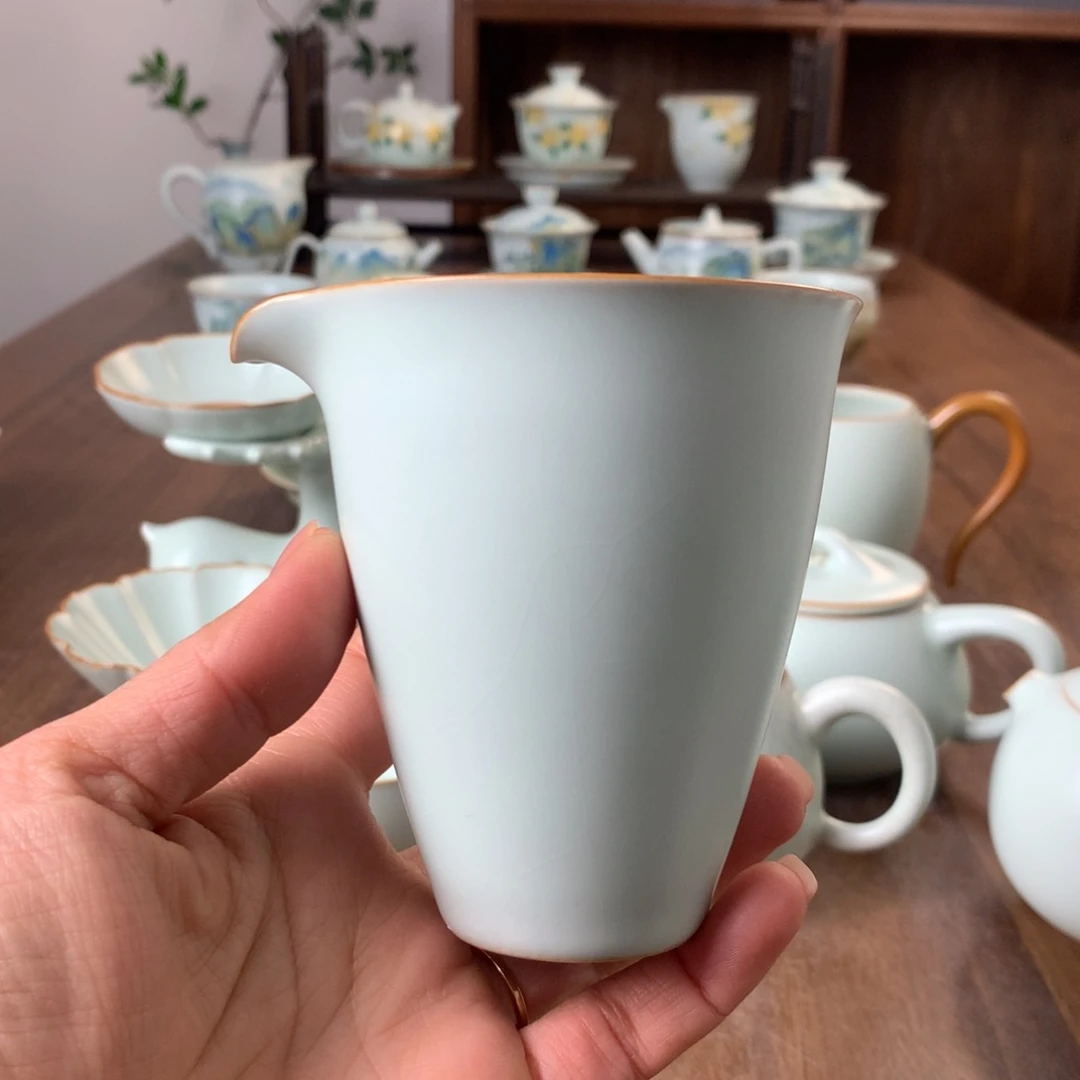 嘉****牌仙南汝窑清淡天青微瑕小公杯