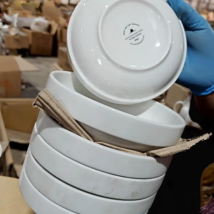 陶瓷盘子碗茶壶啥都有