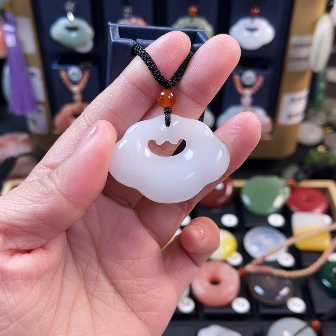 颈饰未镶嵌石英质玉好****己