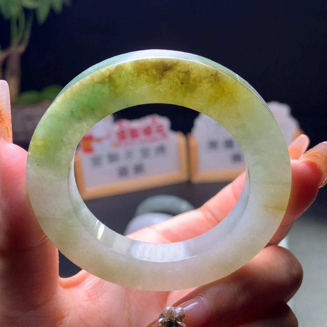 定制翡翠未镶嵌手镯