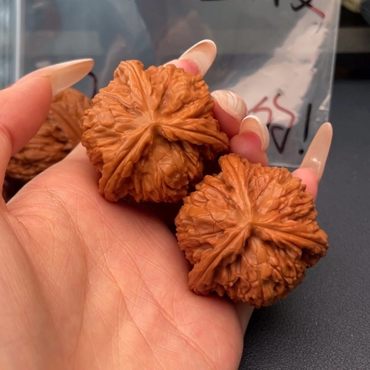 逆***者文玩核桃吊坠白狮子