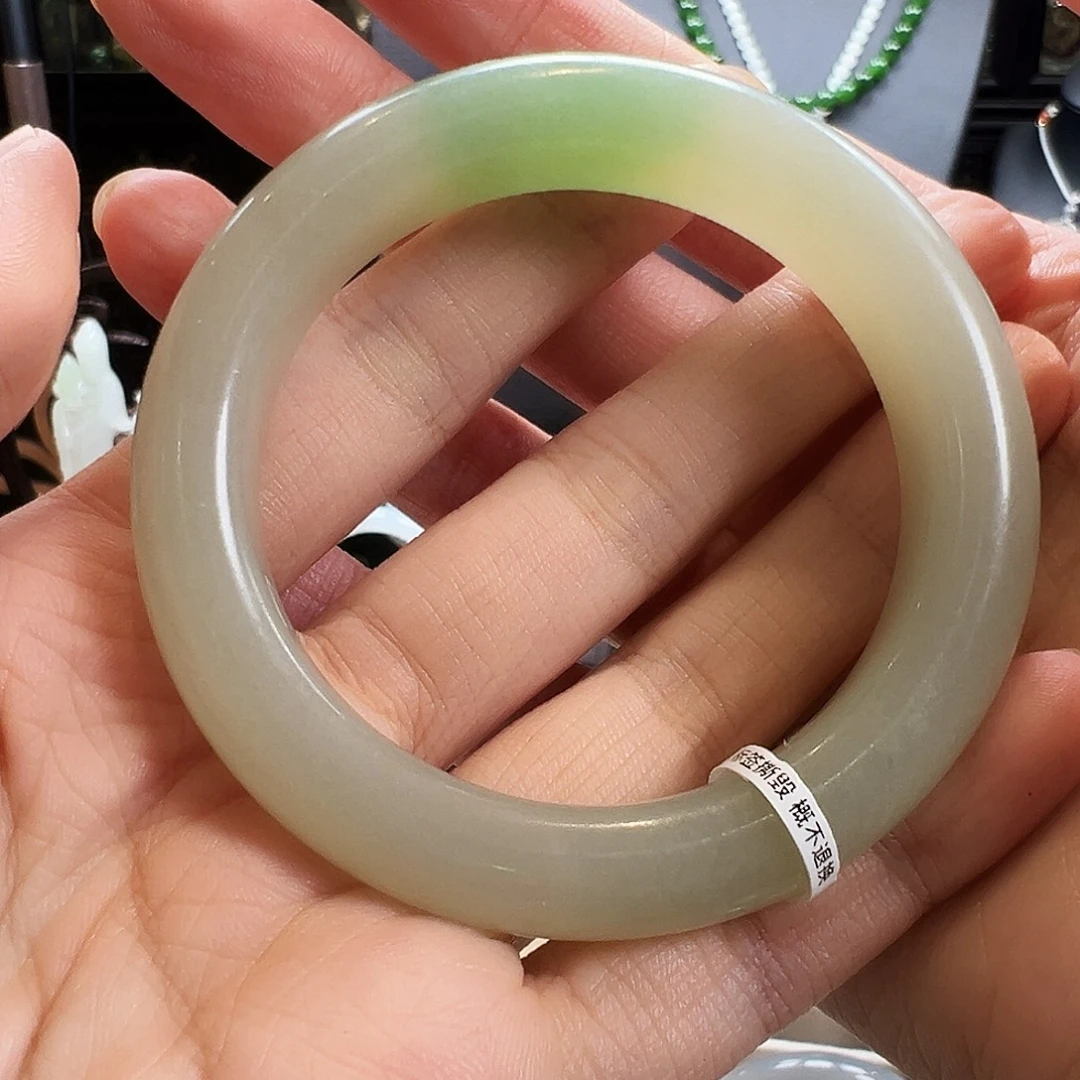 嘿***。和田玉未镶嵌手镯55.8