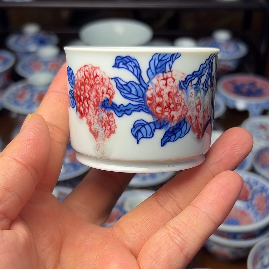 青花釉里红容天杯活动款