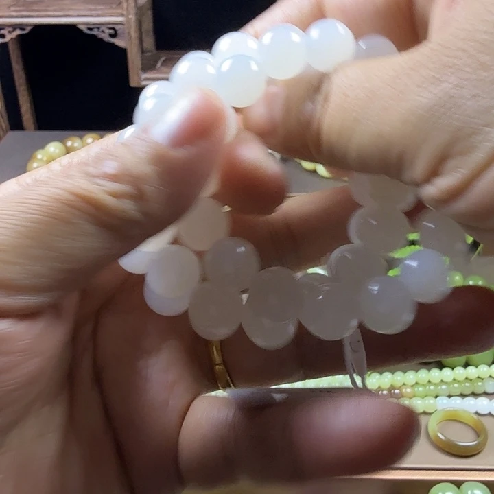 青***旧和田玉（糖玉）未镶嵌手链