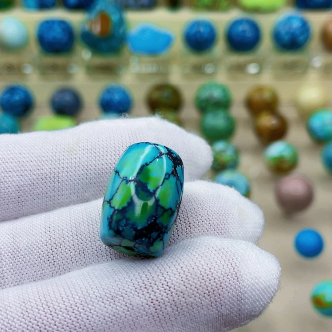 未镶嵌绿松石颈饰