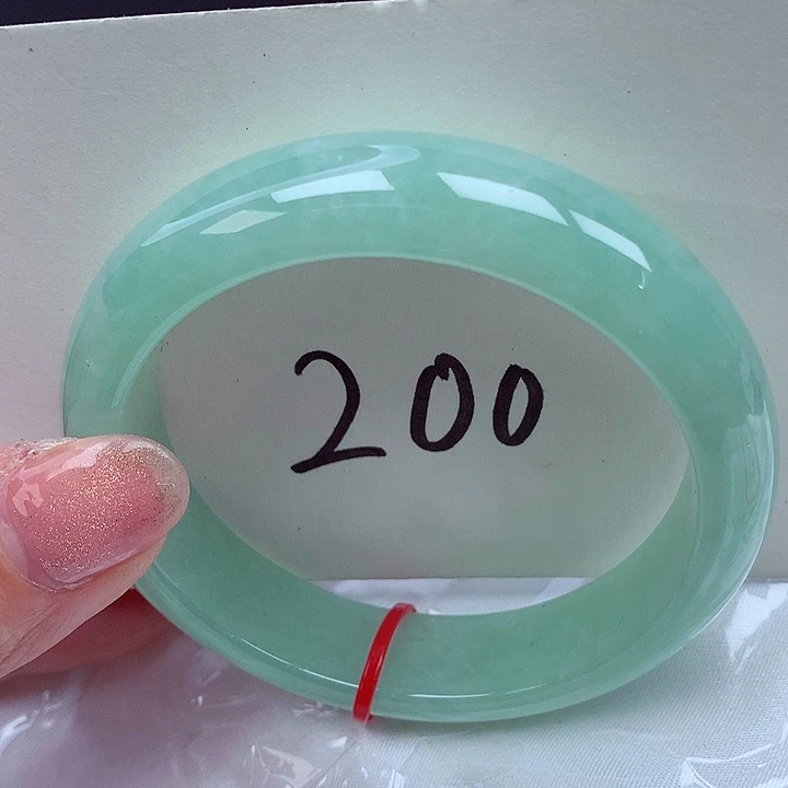 翡翠手镯未镶嵌翡翠