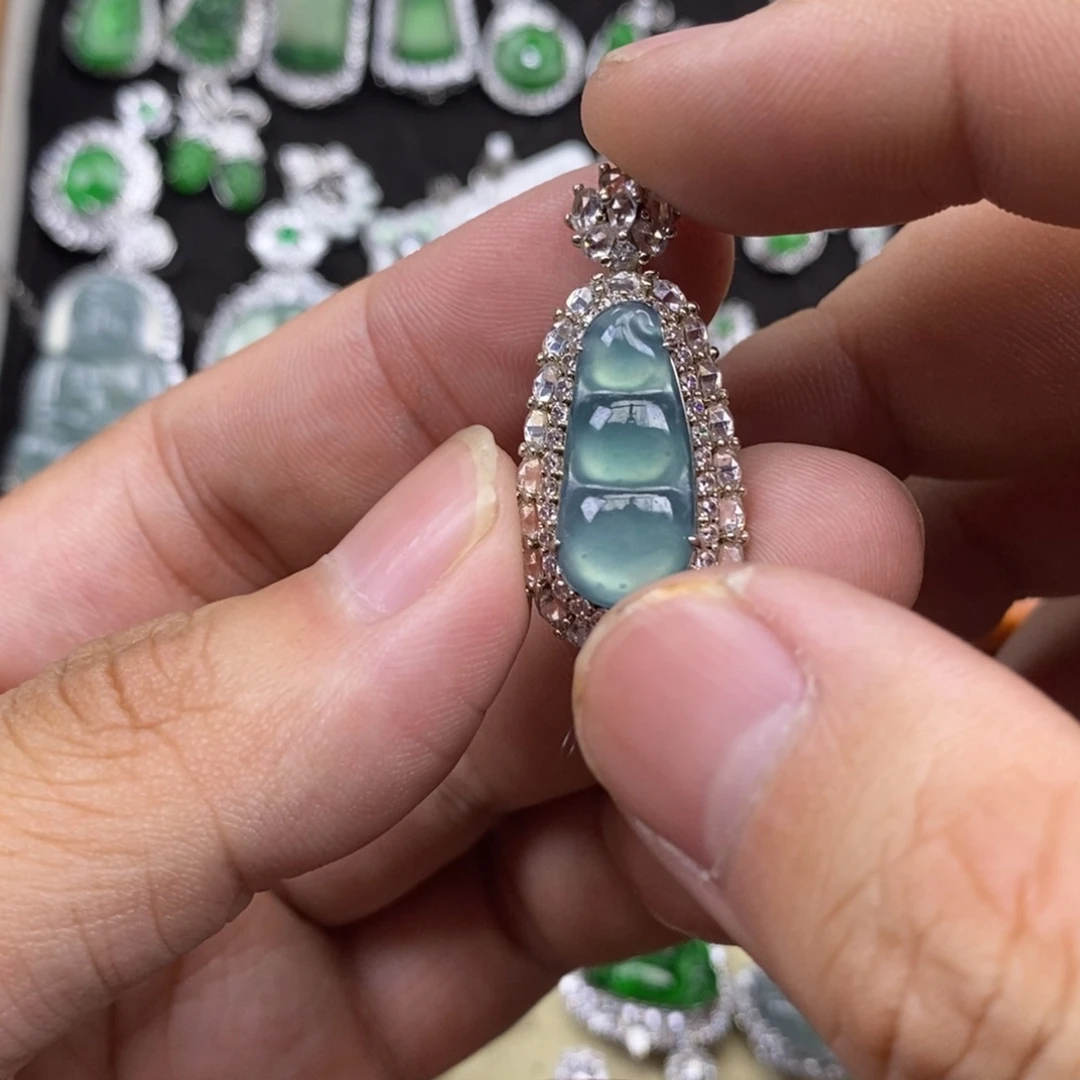 翡翠未镶嵌颈饰天然