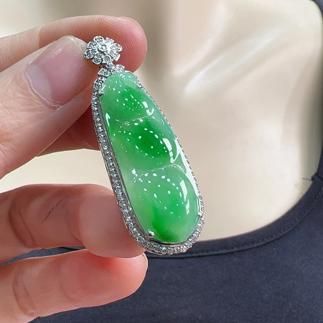 翡翠颈饰18K金镶嵌吊坠