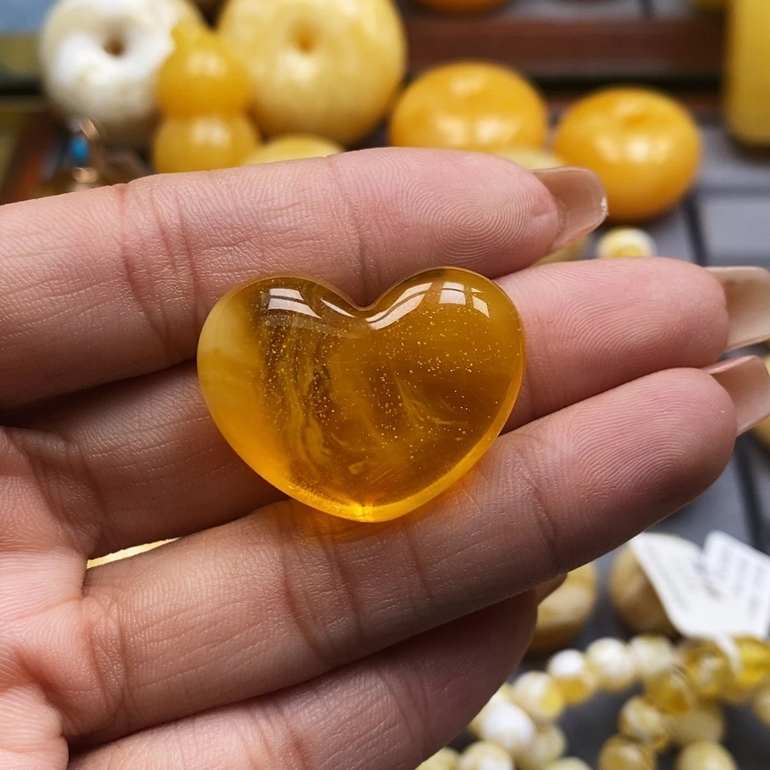 蜜蜡未镶嵌珠宝奇石