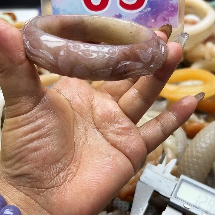 未镶嵌手镯石英岩玉