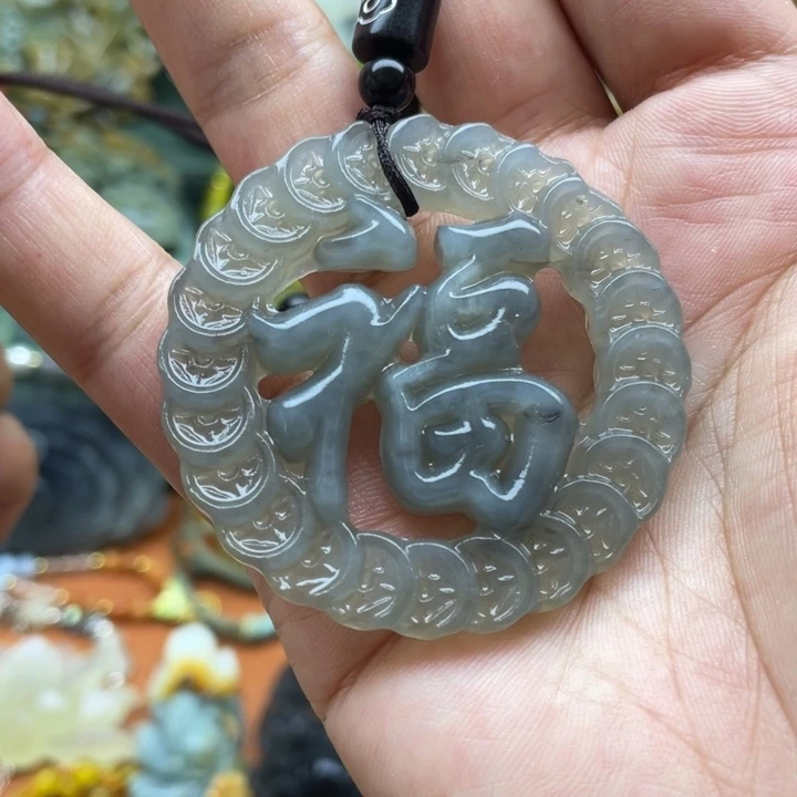 蛇纹石玉未镶嵌颈饰