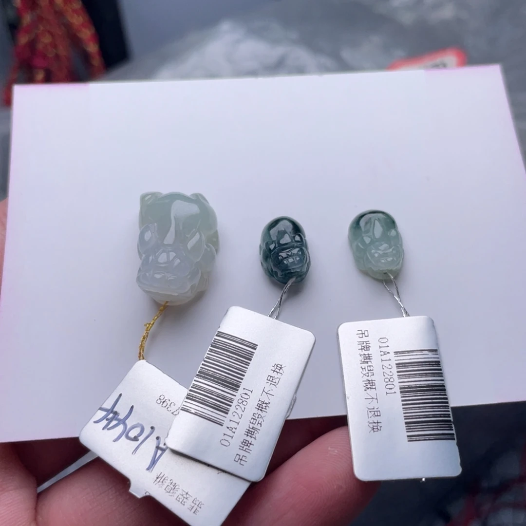 翡翠颈饰未镶嵌大*貔貅