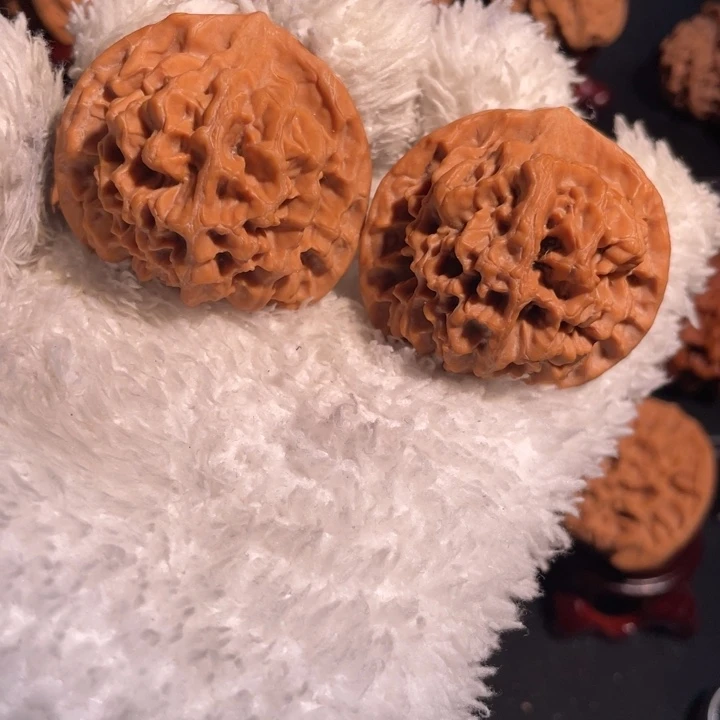 文玩核桃吊坠42官帽