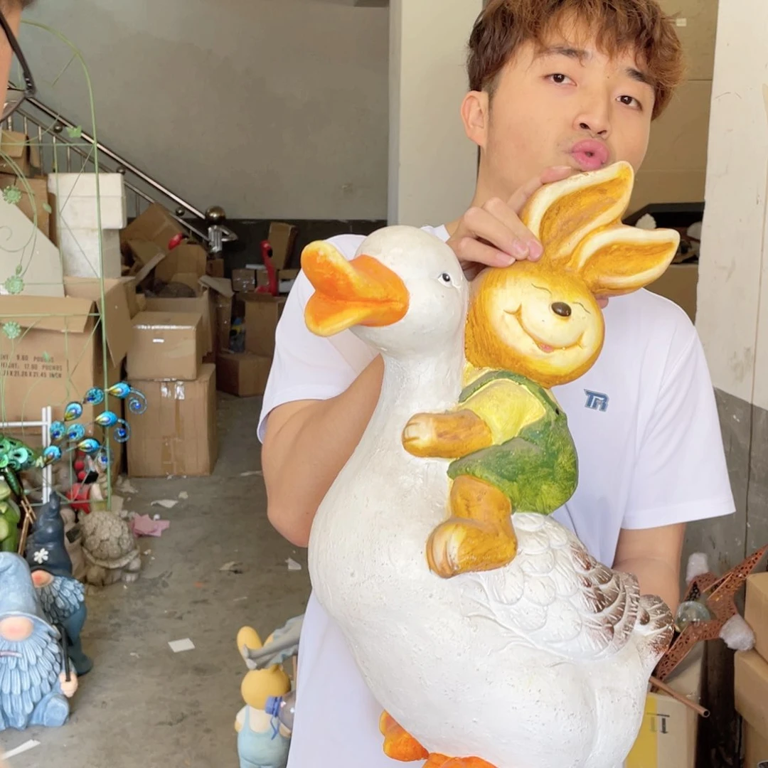 【闪购商品】陶瓷摆件兔子骑鸭摆件