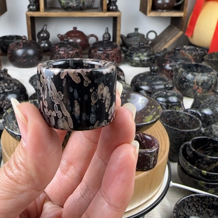 财**郎梅花玉扳指茶周边