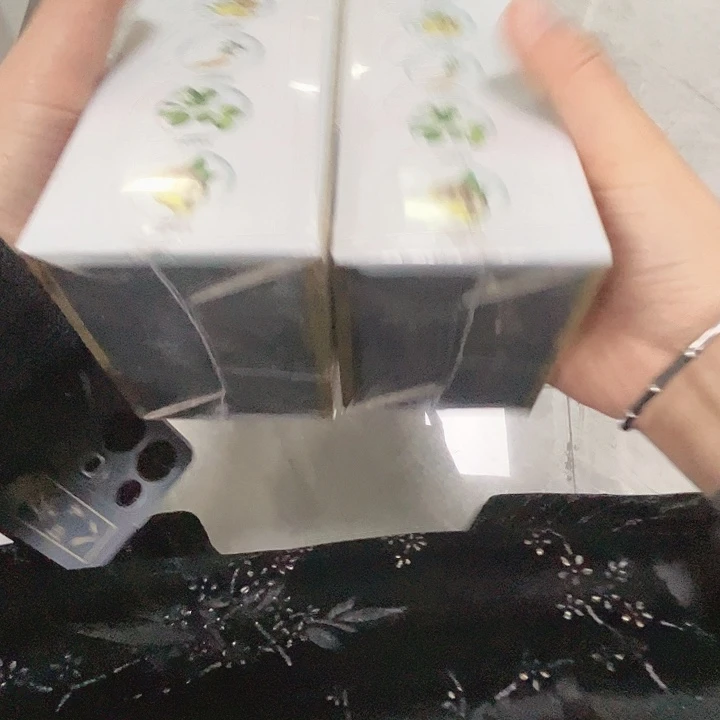 咖色。 的拍一发二。