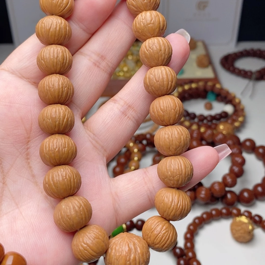 朴***温手串猴头核桃精品