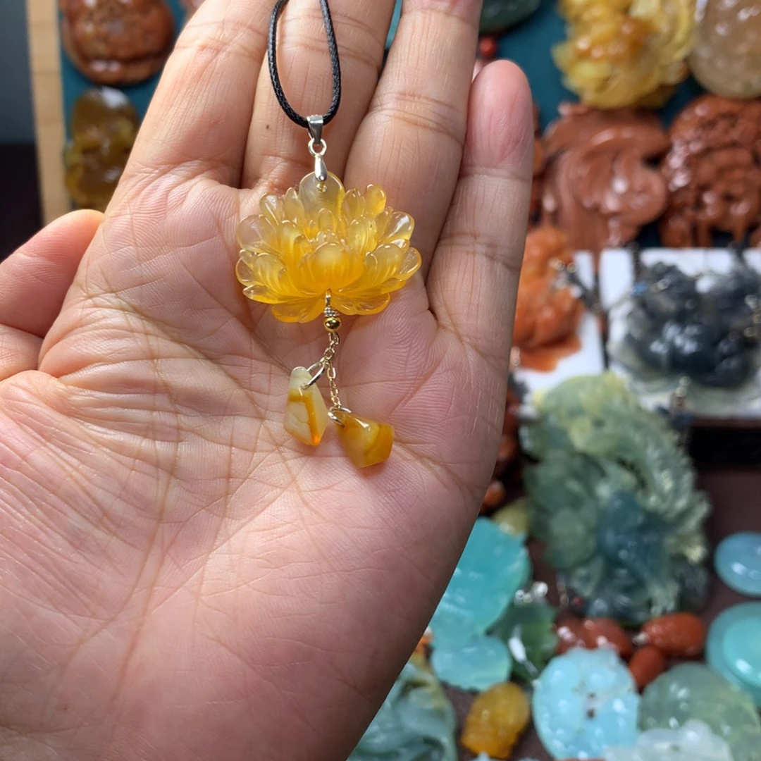 蛇纹石玉未镶嵌挂坠