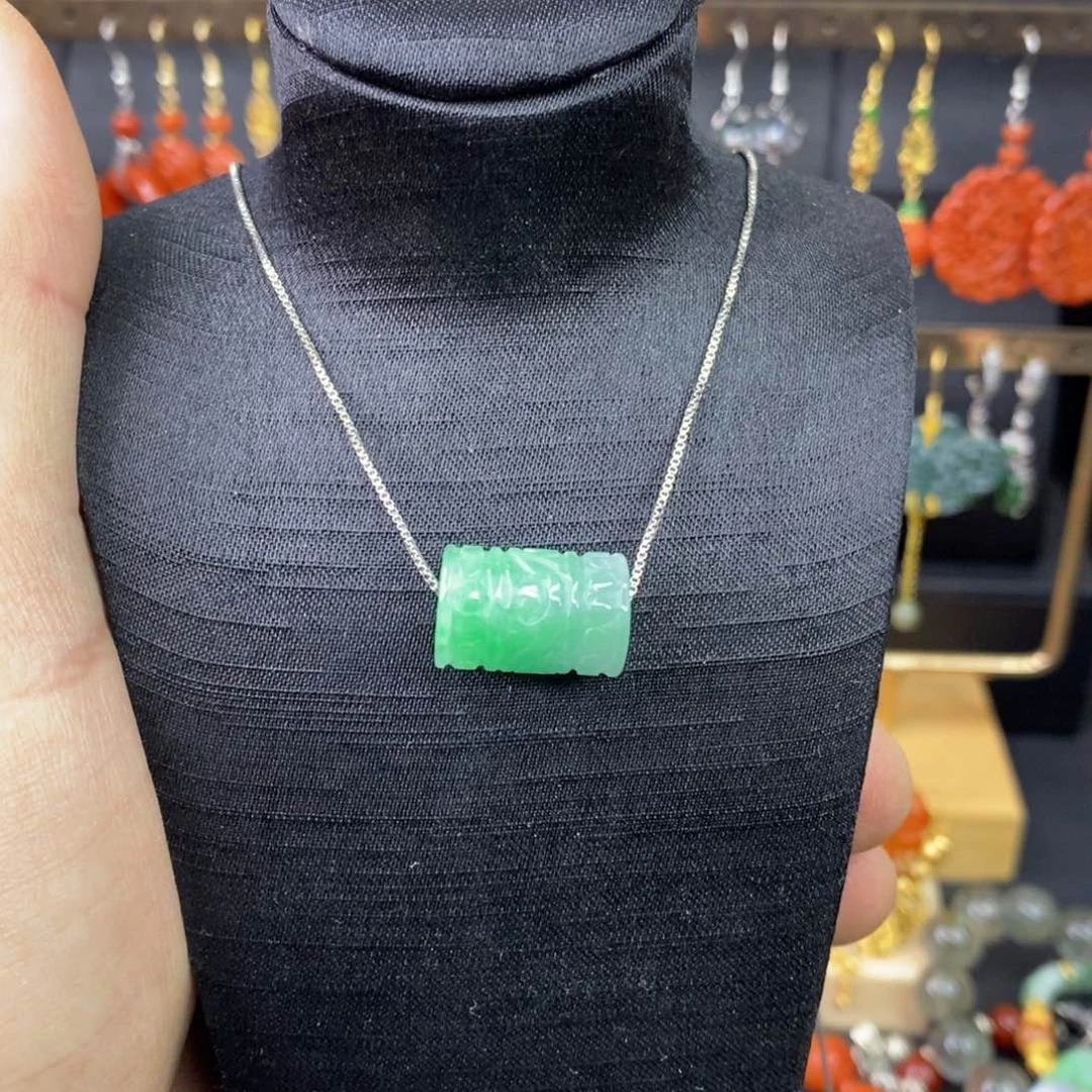 颈饰未镶嵌翡翠吊坠