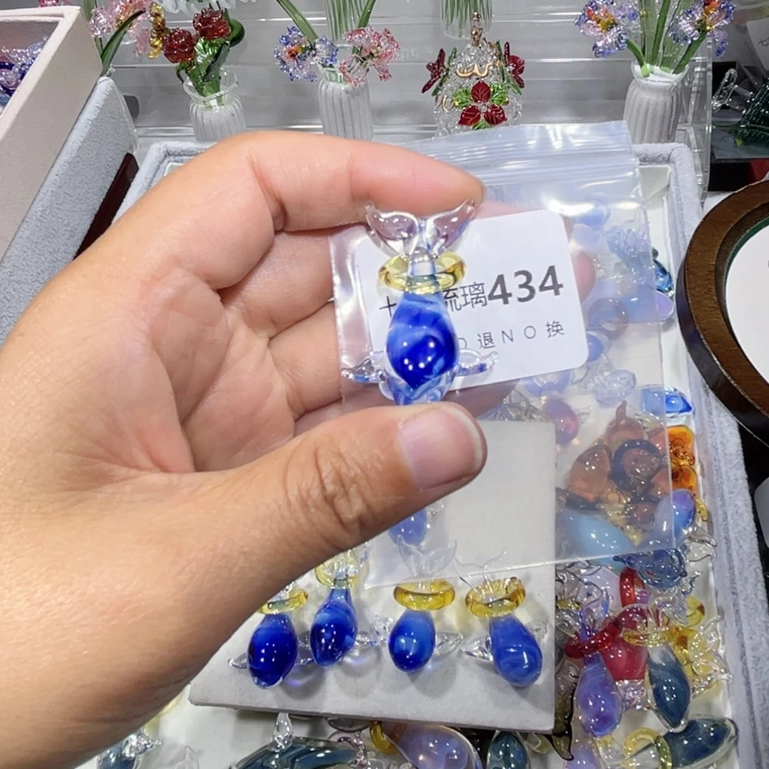 用***9玻璃颈饰434鲸鱼一个