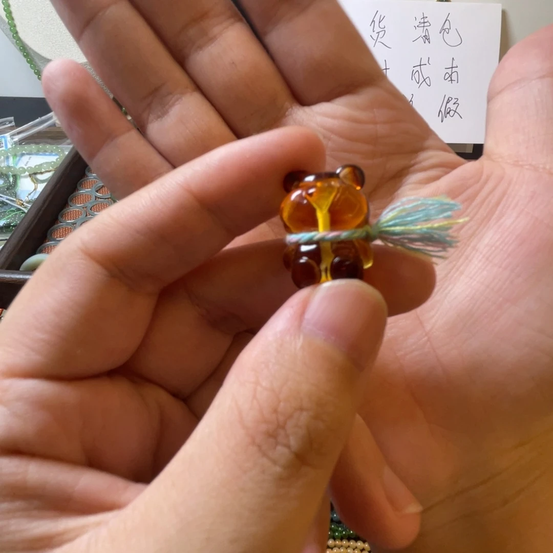 琥珀未镶嵌裸石小熊蜜蜡