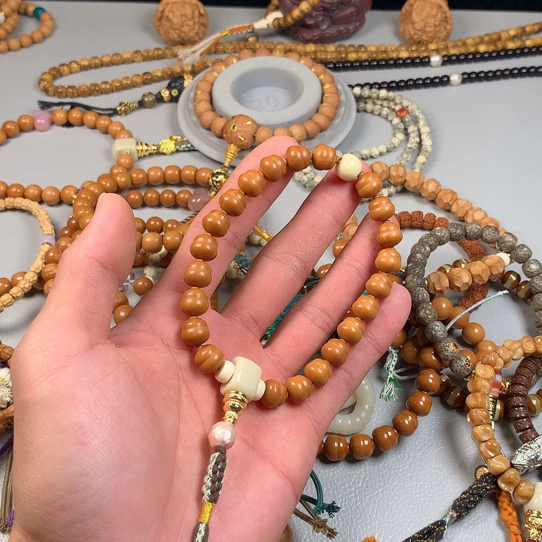 猴头核桃吊坠。。。。。。。。。。。