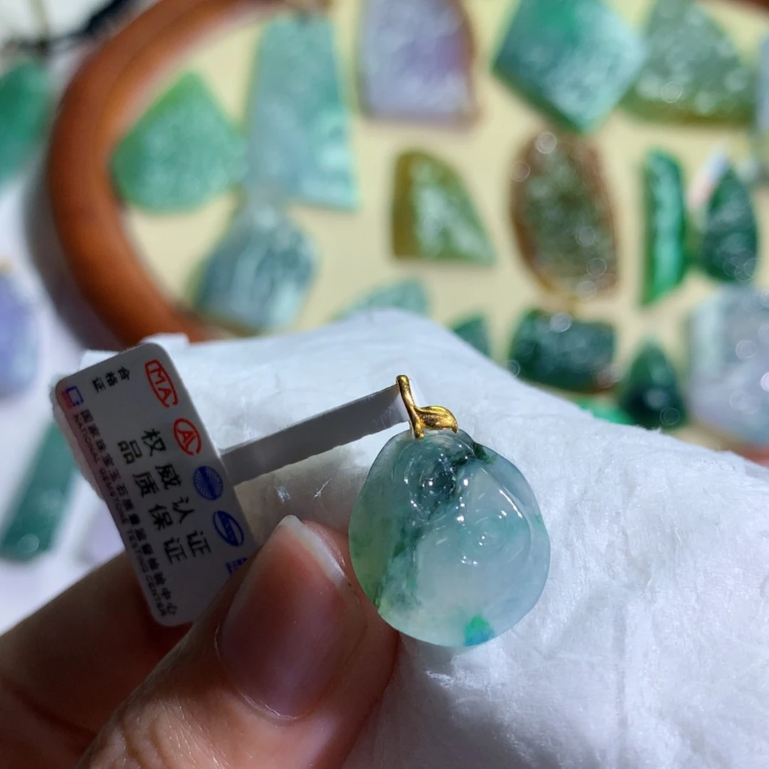 【闪购商品】翡翠未镶嵌吊坠(不含链) 4375