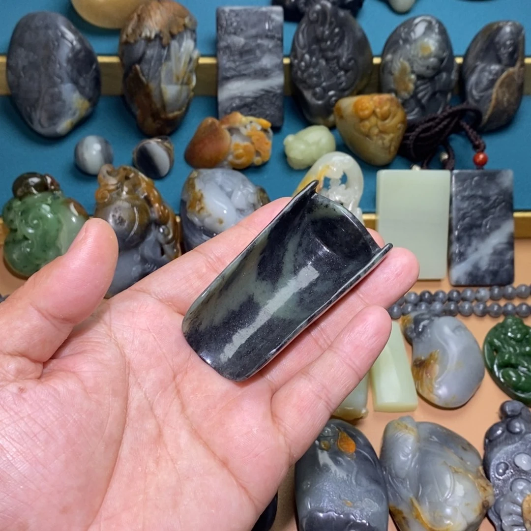 未镶嵌和田玉摆件