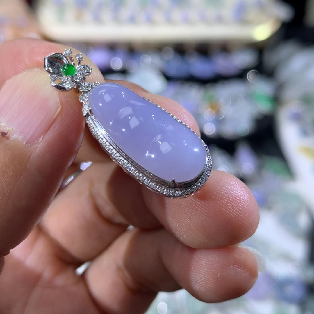 D***M翡翠18K金镶嵌吊坠(不含链)