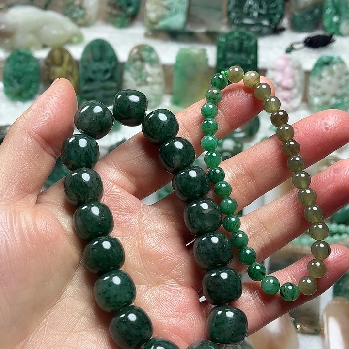 十***万独山玉未镶嵌吊坠