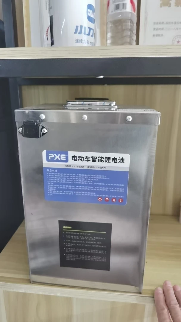 蒲迅72伏50安时锂电池。适用于两轮车座桶款