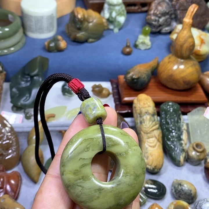 蛇纹石玉未镶嵌岫玉福利