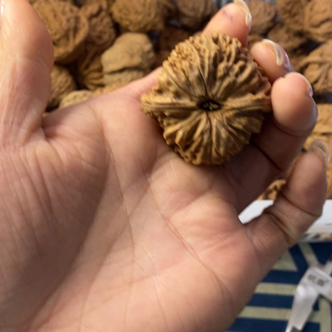 菲***忆吊坠文玩核桃南疆