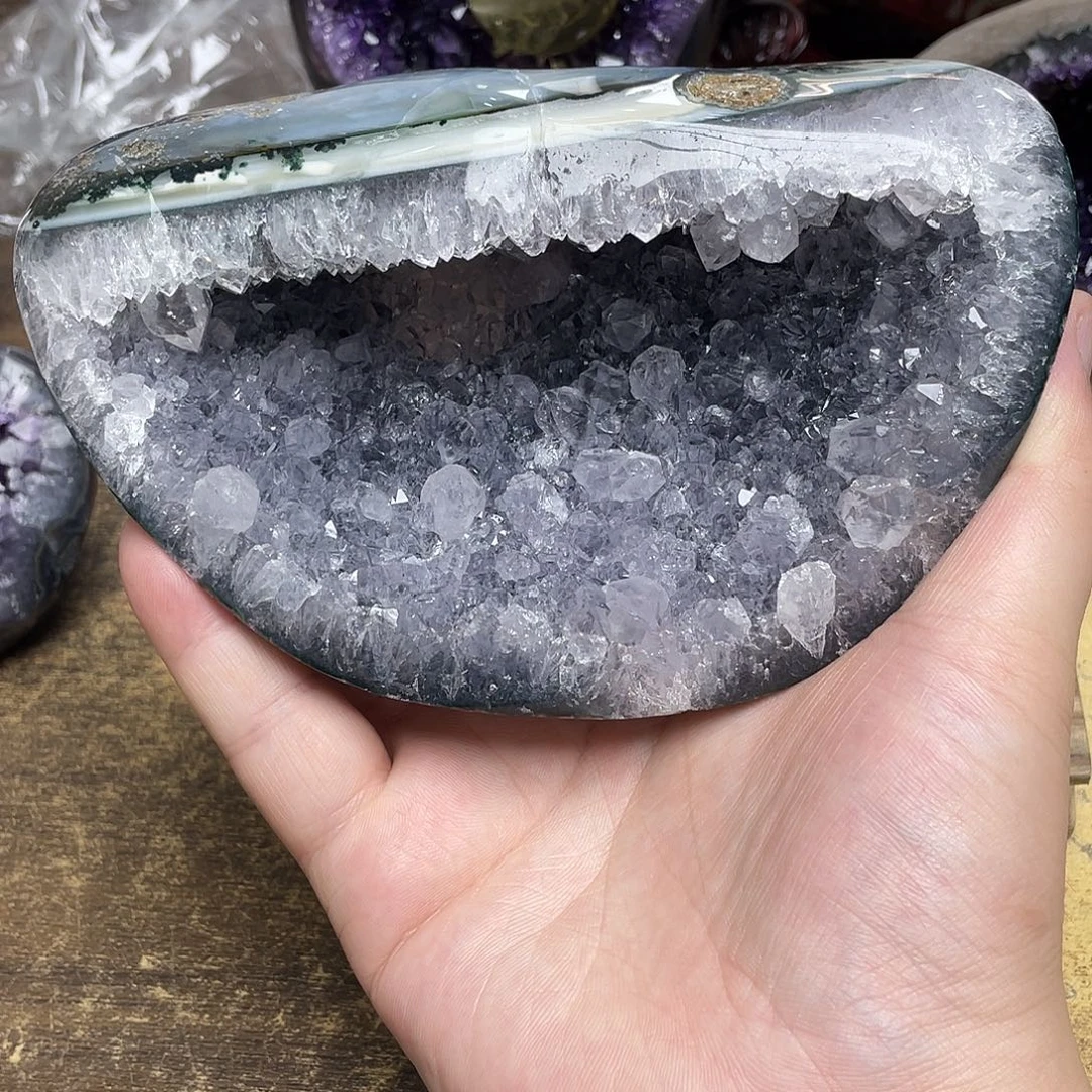 惠***咖未镶嵌大型摆件（非配饰）紫晶