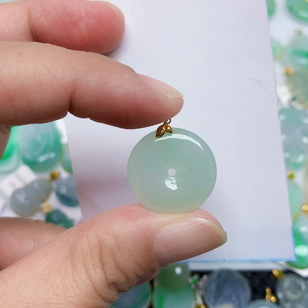 翡翠18K金镶嵌颈饰3567874