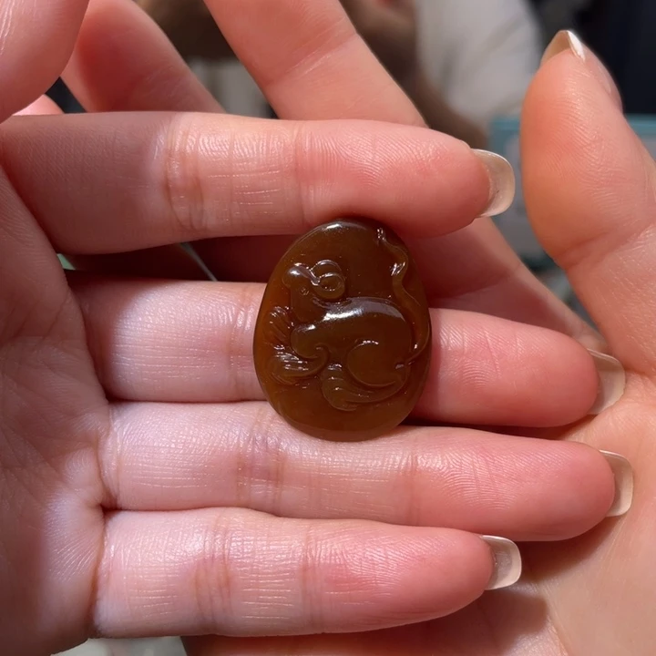 聆****和田玉未镶嵌颈饰