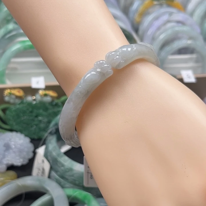 翡翠未镶嵌手镯66猫爪飘乌鸡54.4