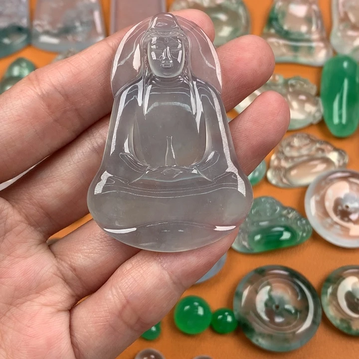 翡翠挂件未镶嵌….