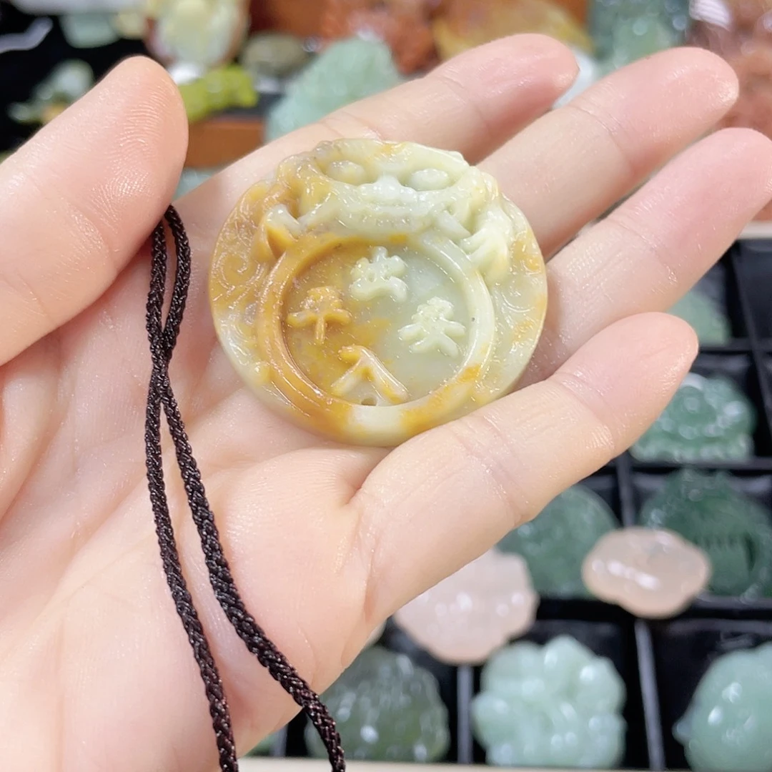 蛇纹石玉颈饰未镶嵌