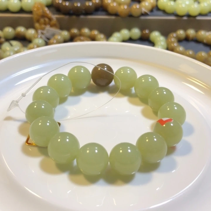 S****和田玉未镶嵌手链卡14