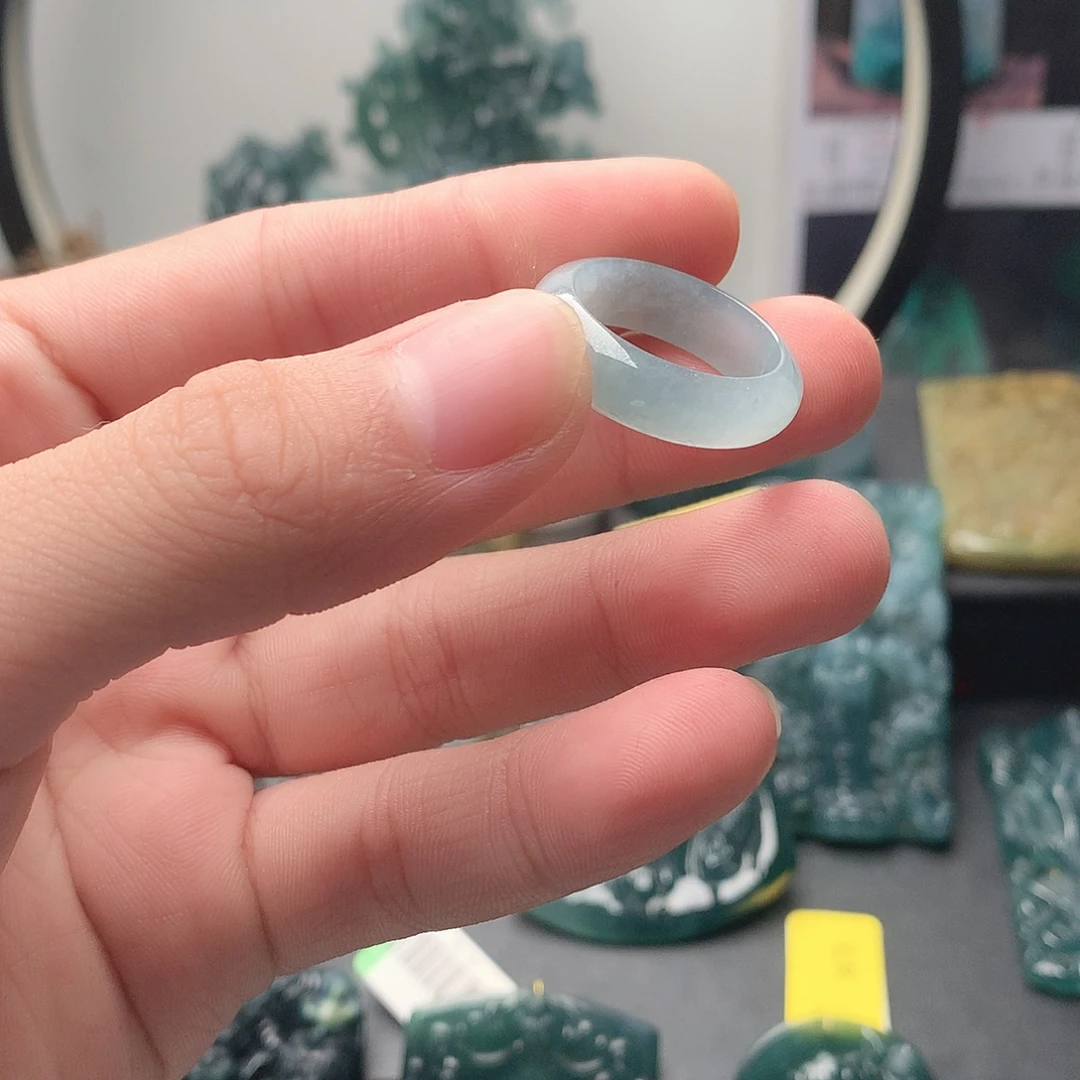 翡翠未镶嵌颈饰无