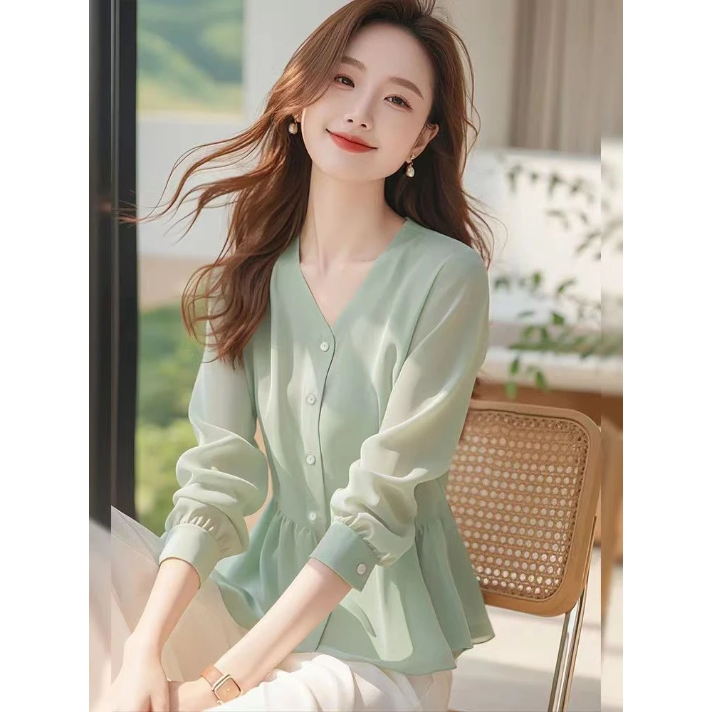 春季新款洋气高端别致遮肚子雪纺衬衫超好看绿色法式绝美小上衣女