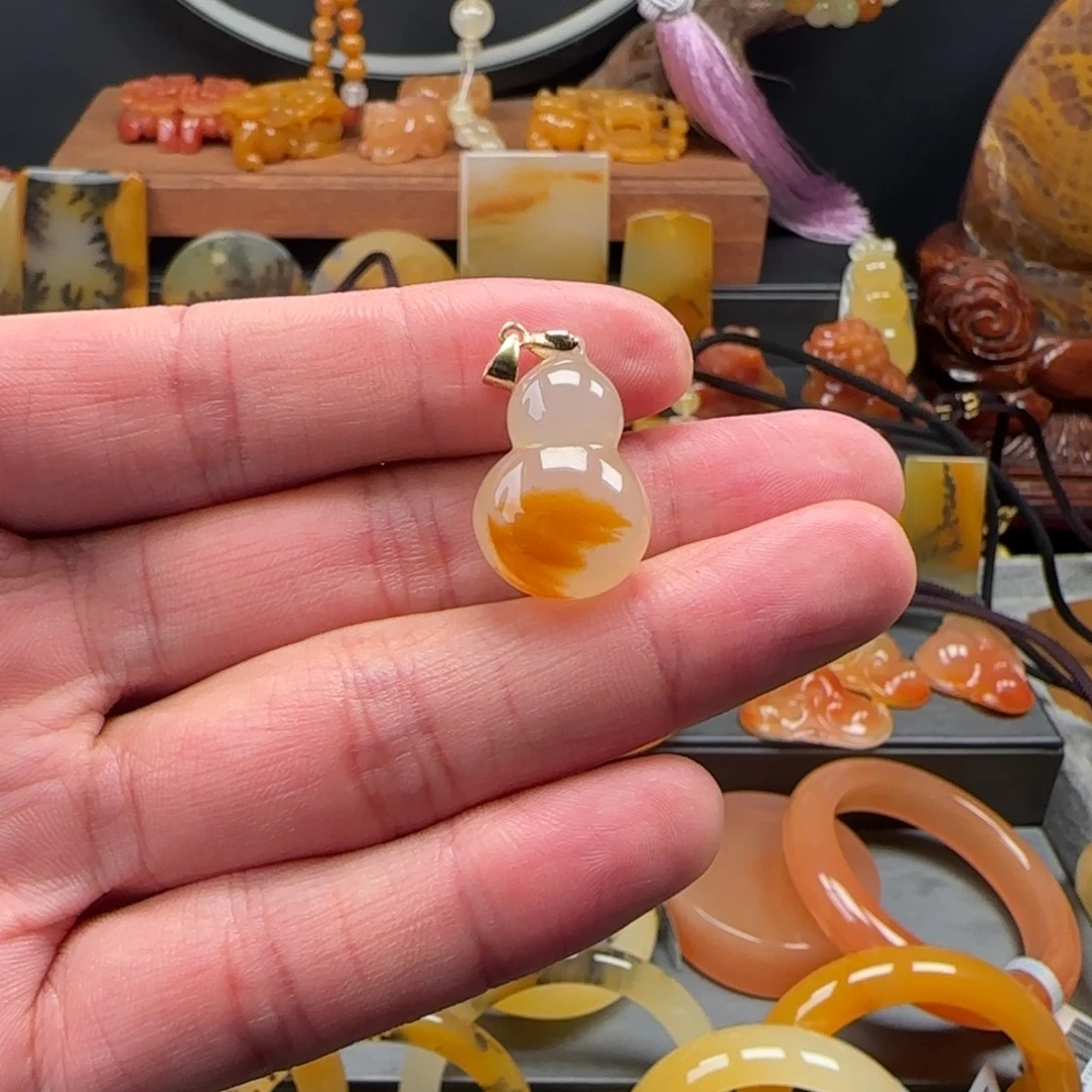 蒙***蒙未镶嵌石英质玉（黄龙玉）吊坠(不含链)