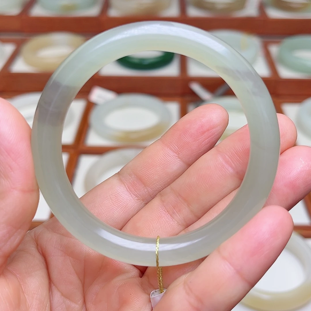 和田玉手镯未镶嵌52.9