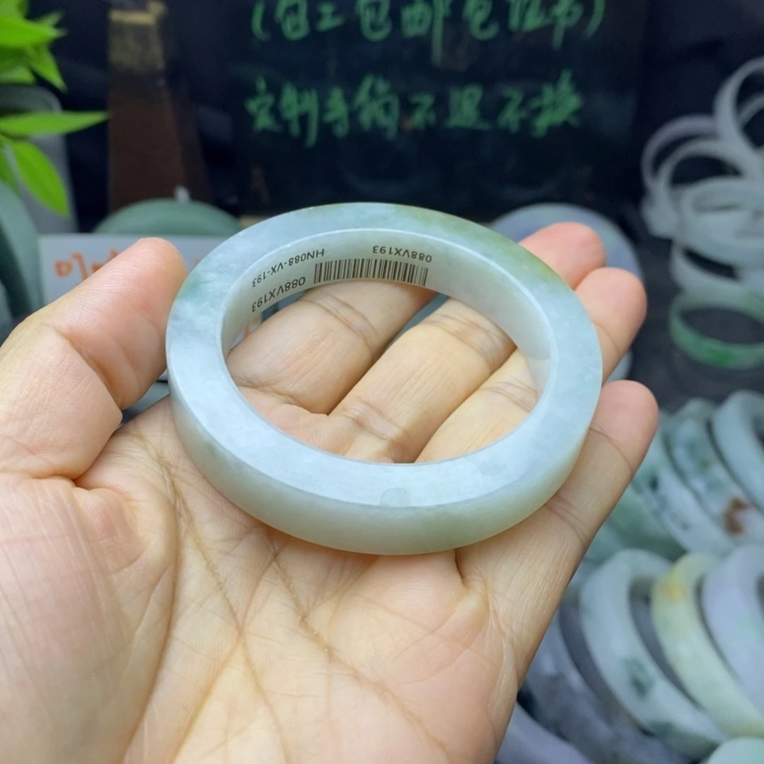 定制翡翠未镶嵌手镯