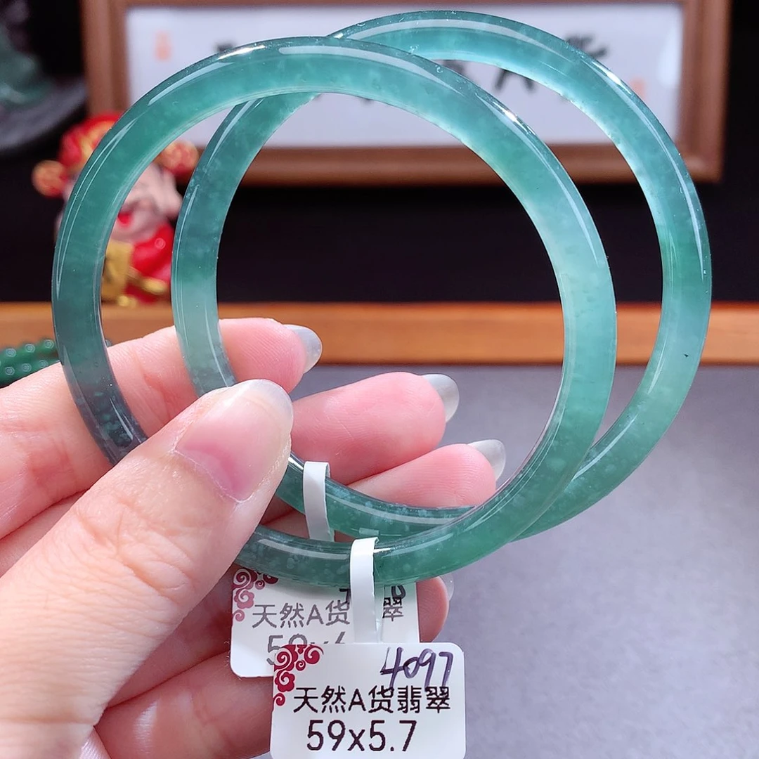 翡翠手镯（圆镯）未镶嵌