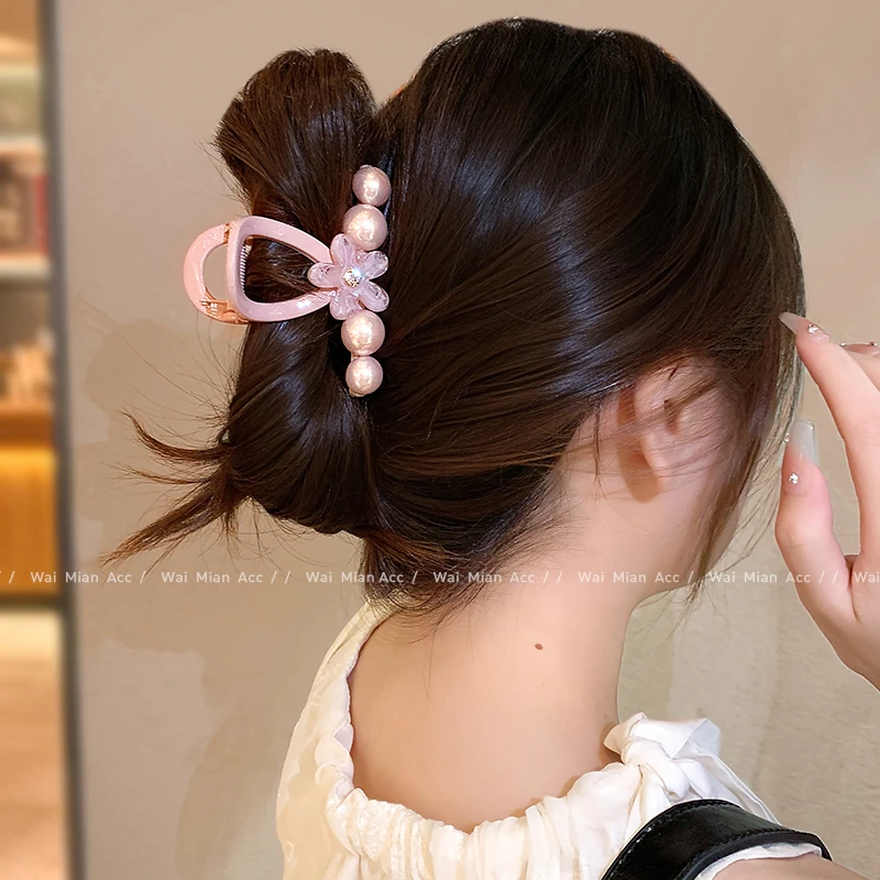 韩国2025新款粉色珍珠抓夹女花朵发量少盘发夹高级感后脑勺鲨鱼夹