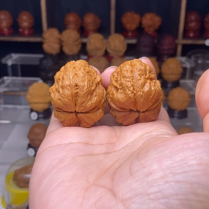 文玩核桃吊坠10金貔貅